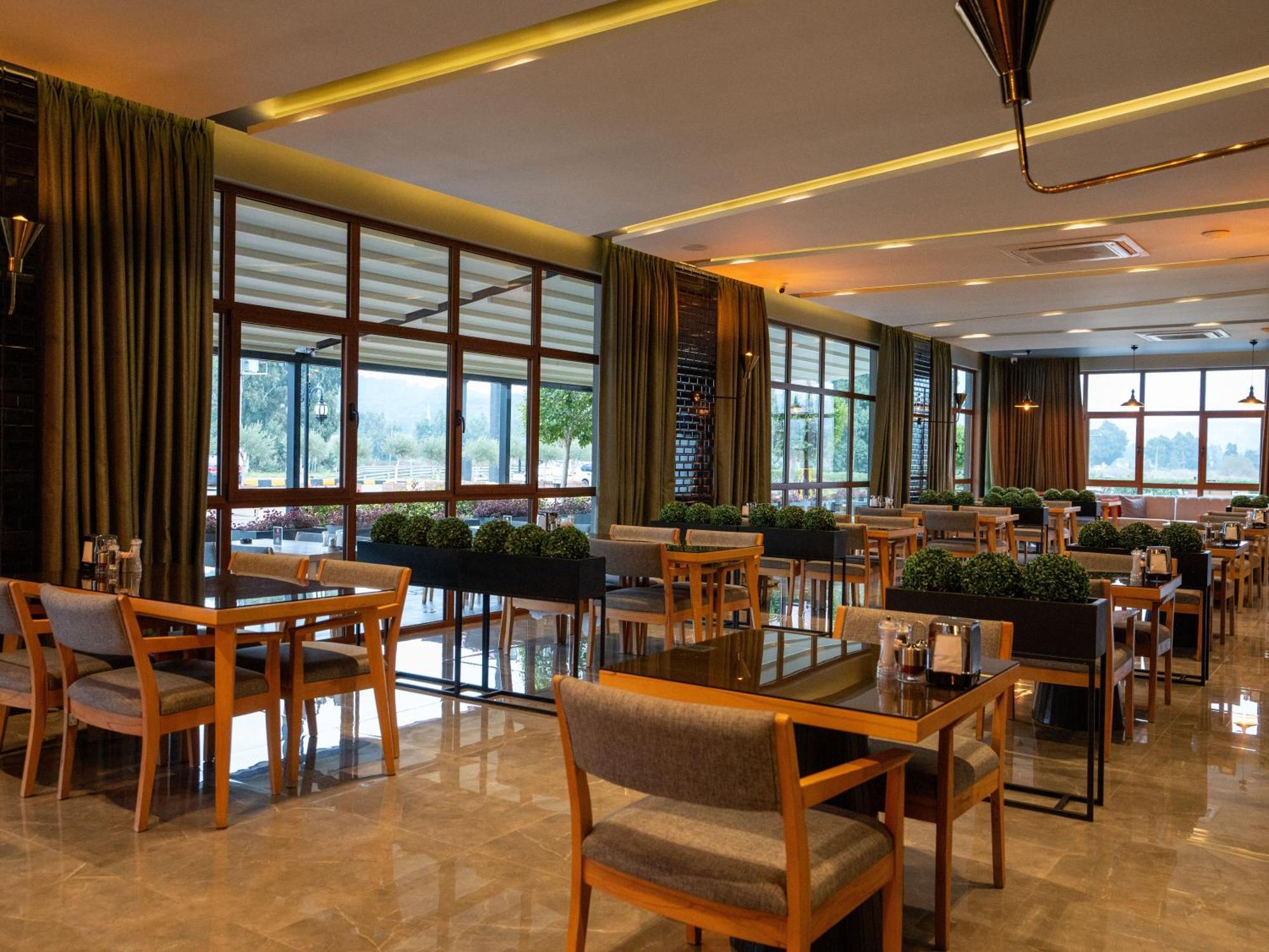Calcalar Suit Hotel Ula Luaran gambar